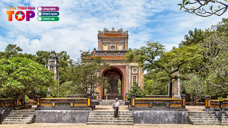 lang-tu-duc-hue-an-tuong-voi-loi-kien-truc-lang-mang-thi-si-huetoplist