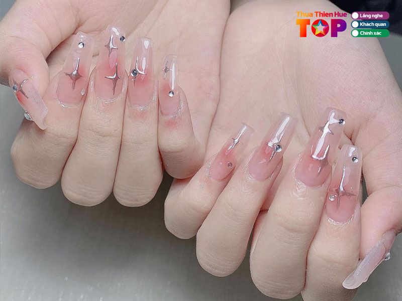 linanh-nails-huetoplist