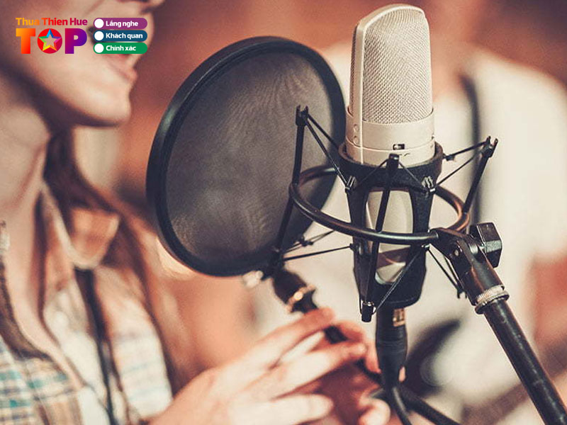 phong-thu-am-moc-record-huetoplist