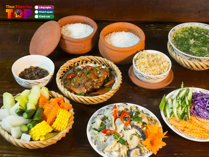 quan-com-nieu-gia-dinh-huetoplist