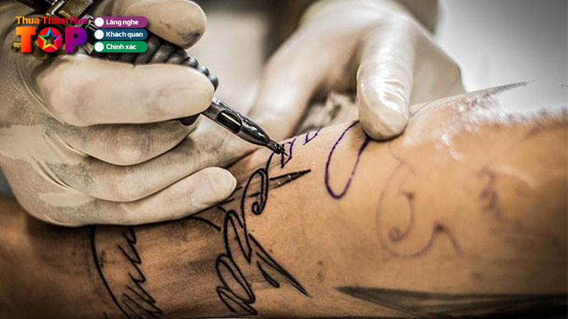 top-13-tiem-xam-o-hue-chat-phat-ngat-khong-the-bo-lo-huetoplist