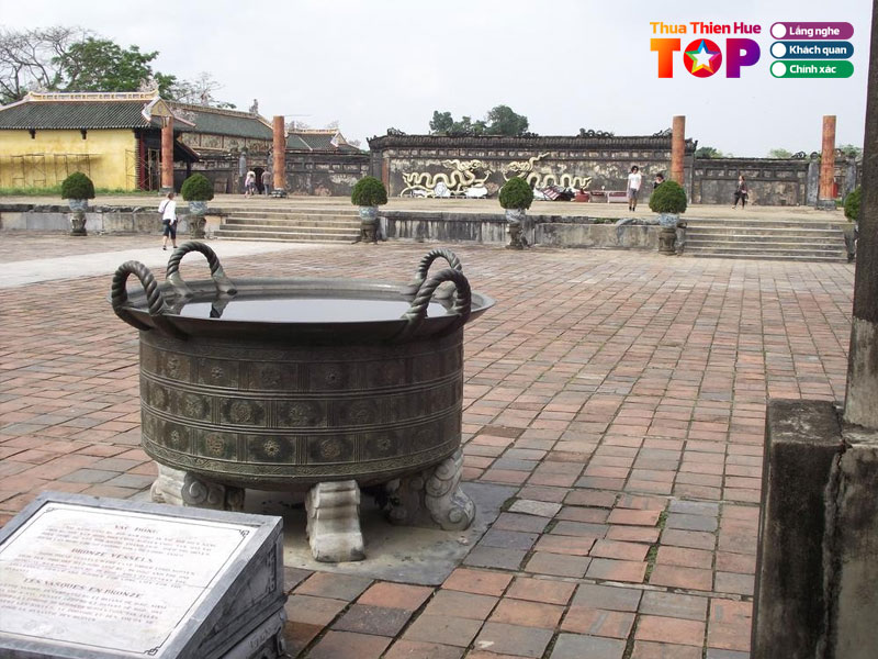 tu-cam-thanh-huetoplist