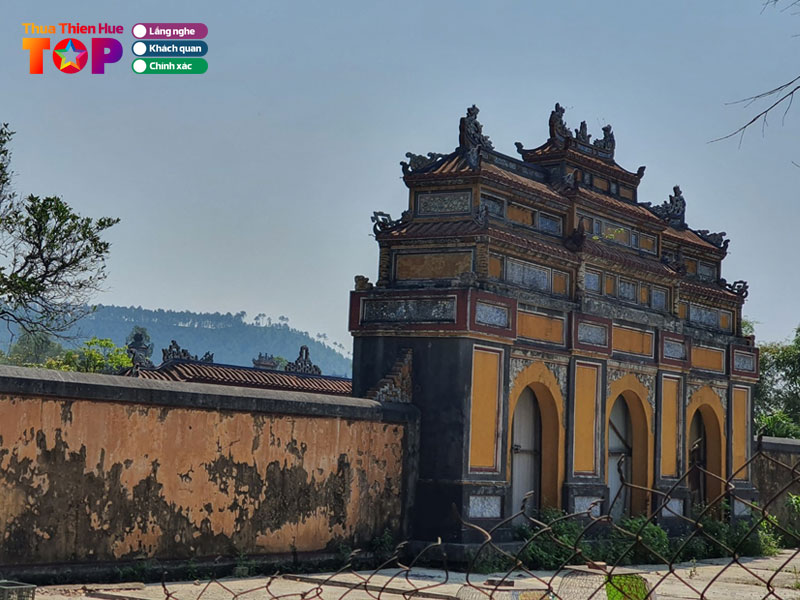 gia-ve-tham-quan-lang-duc-duc-huetoplist