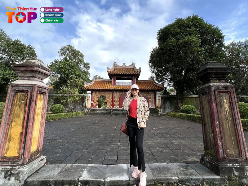 gia-ve-tham-quan-lang-gia-long-huetoplist