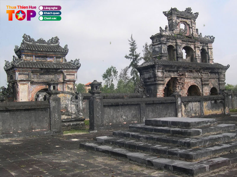 khu-lang-mo-cua-lang-duc-duc-hue-huetoplist