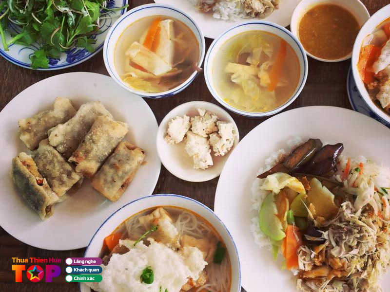 nha-hang-com-chay-bo-de-huetoplist