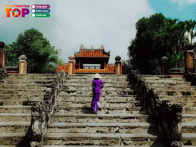 tham-quan-cong-trinh-kien-truc-doc-dao-huetoplist