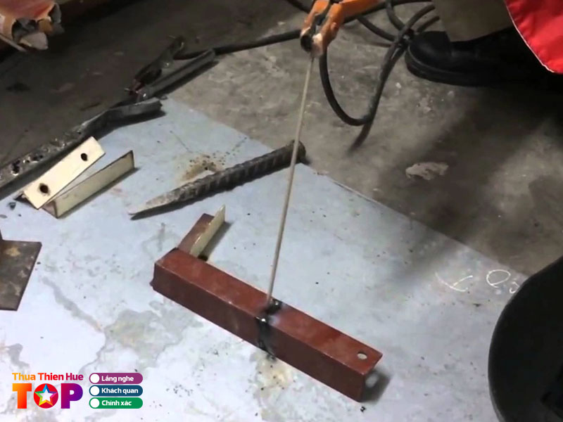 Co-so-nhom-kinh-sat-inox-thanh-phat-huetoplist