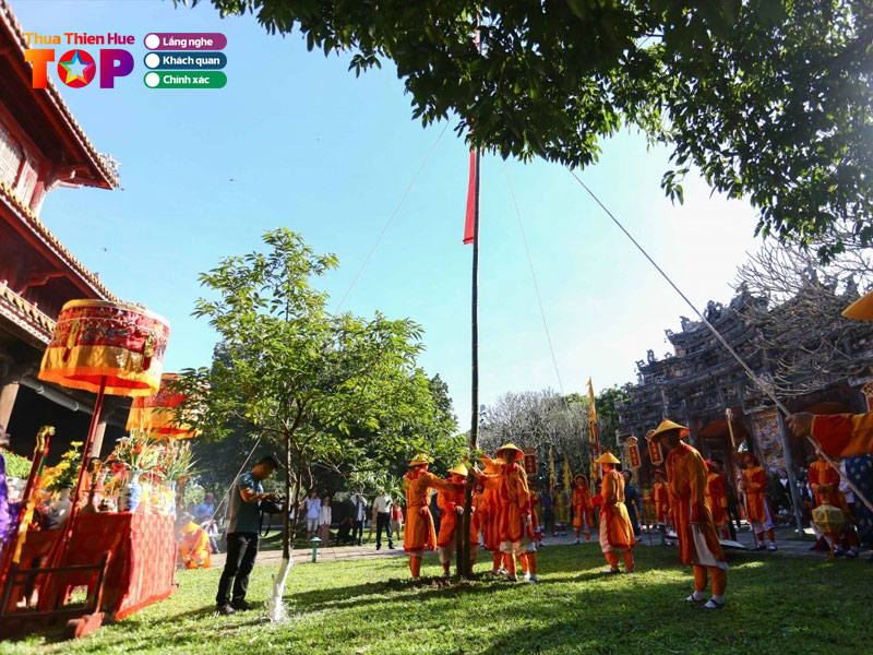 nhung-dia-diem-du-lich-co-do-trong-mua-festival-hue-huetoplist