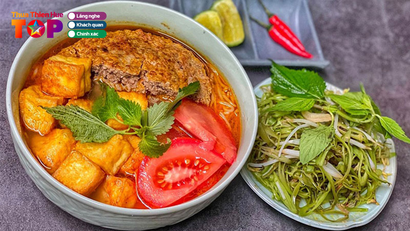 Top-8-quan-bun-rieu-hue-ai-an-cung-tam-tac-khen-huetoplist