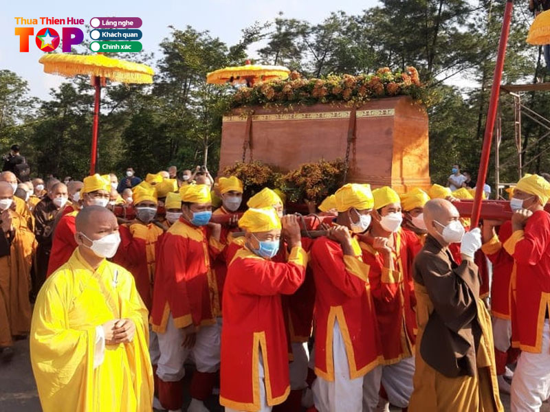 trai-hom-van-huetoplist