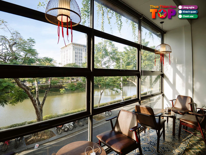 At-coffee-huetoplist