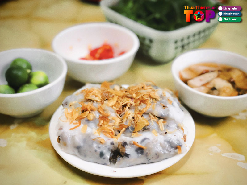 Quan-lam-banh-cuon-nong-mi-quang-huetoplist