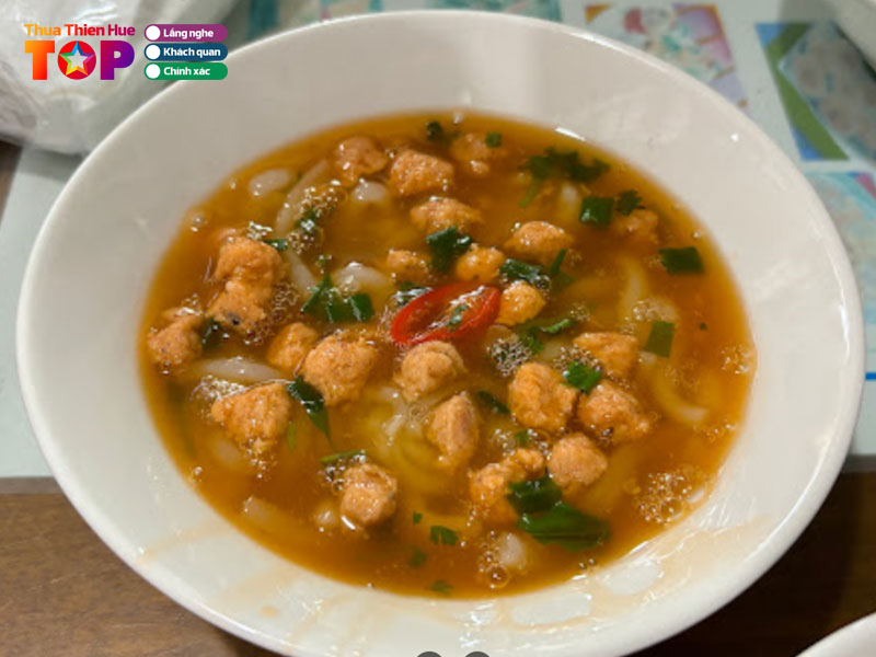 Quan-nam-pho-huetoplist