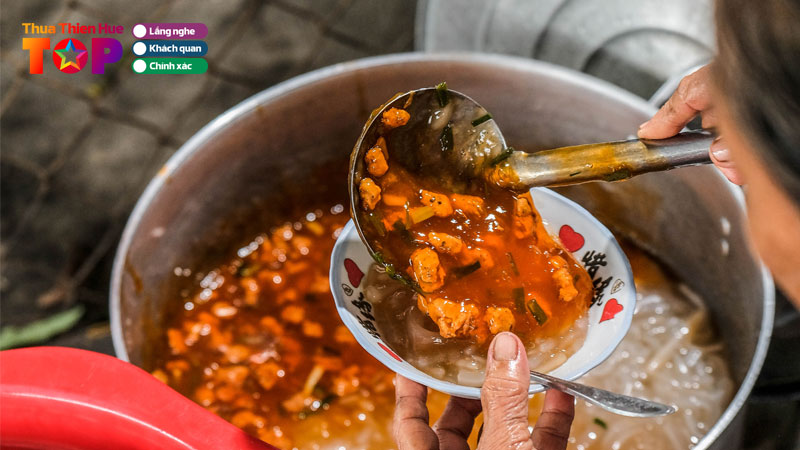 Top-10-quan-banh-canh-nam-pho-hue-ngon-chuan-vi-huetoplist