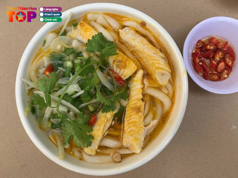 Banh-canh-ca-loc-bich-tram-huetoplist