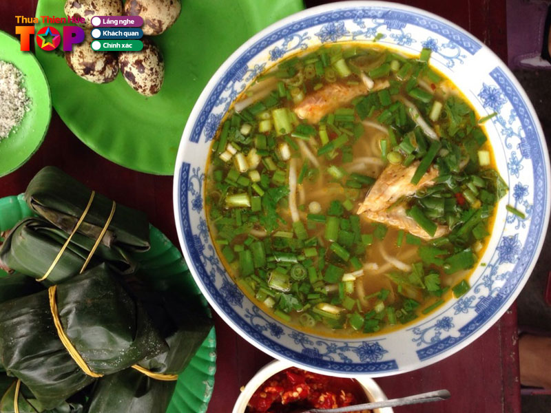 Banh-canh-mui-huetoplist