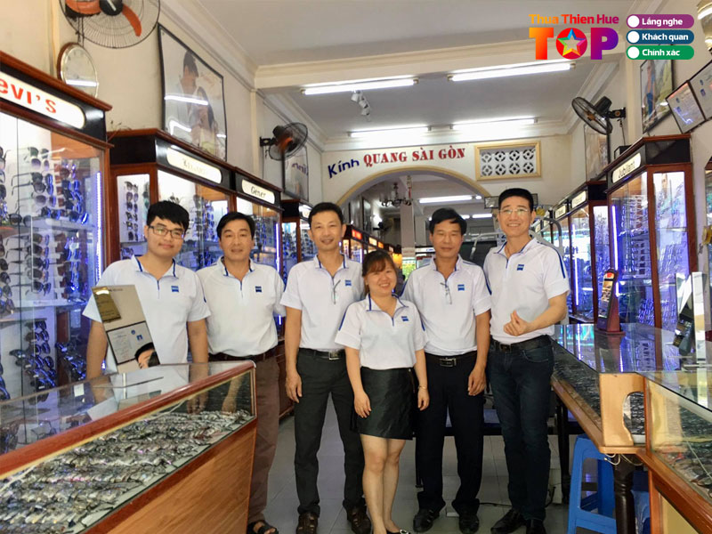 Cua-hang-mat-kinh-quang-sai-gon-huetoplist