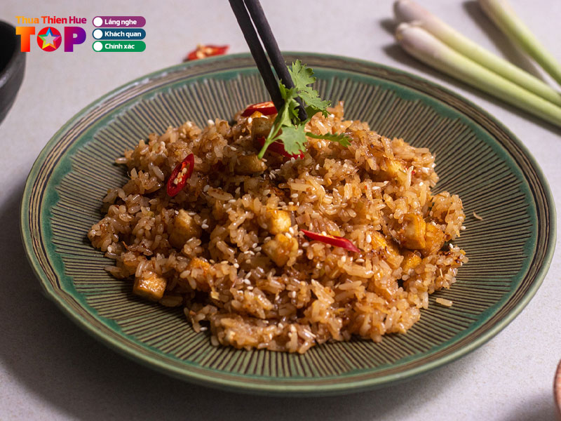 Nhung-tieu-chi-khi-lua-chon-quan-com-chien-huetoplist