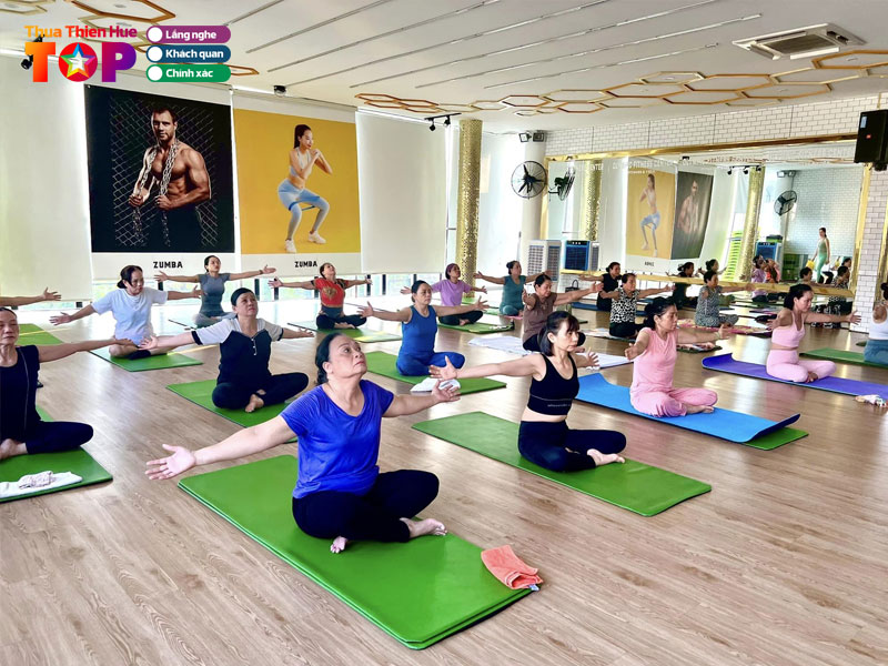 Royal-fitness-yoga-huetoplist