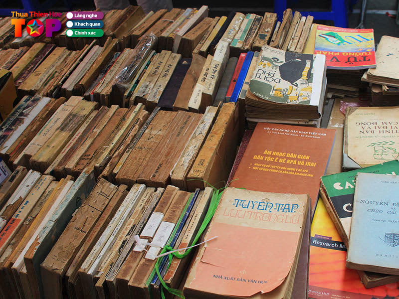 Sach-cu-den-sach-huetoplist