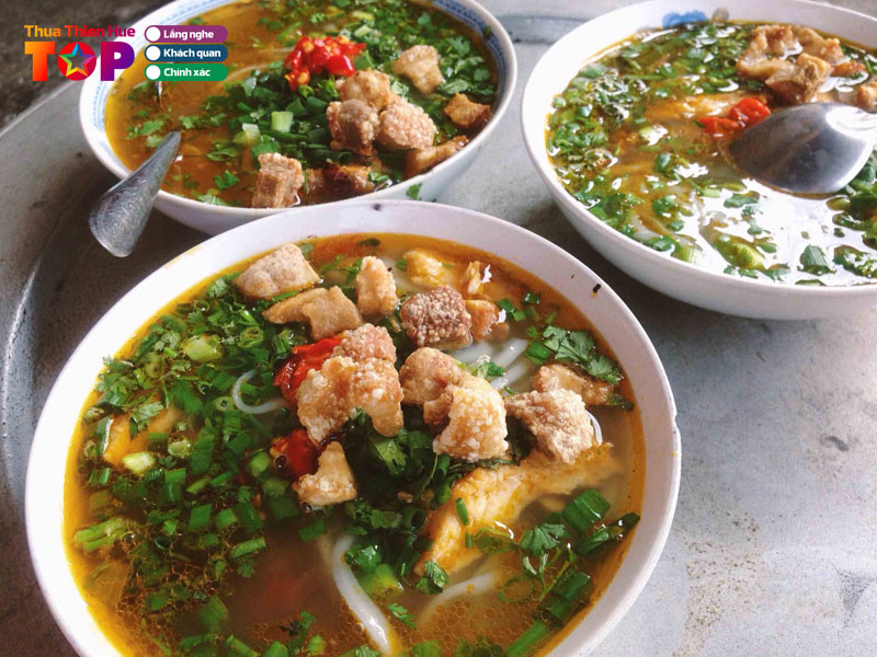 Tieu-chi-lua-chon-quan-banh-canh-ca-loc-hue-huetoplist