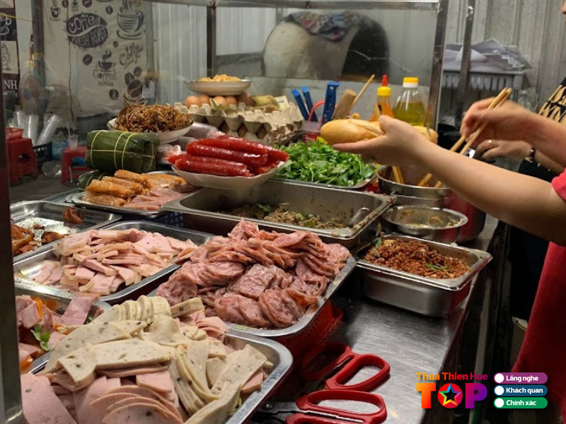 Banh-mi-o-le-huetoplist