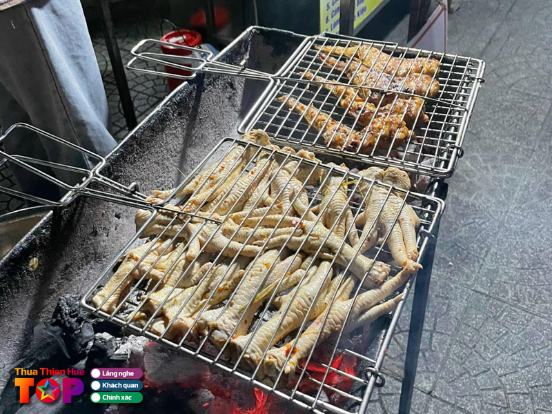 Quan-thuy-goi-chan-ga-cac-mon-nuong-huetoplist