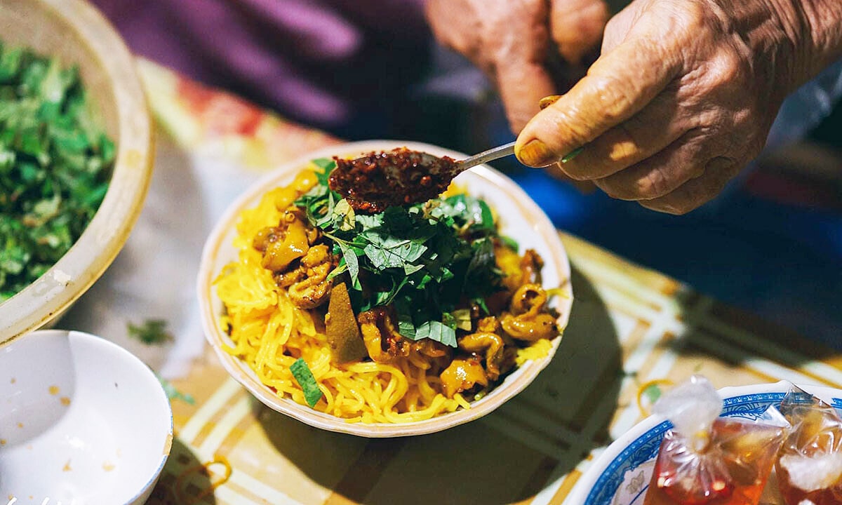 Top quán bún lòng xào nghệ ngon nổi tiếng ở Huế