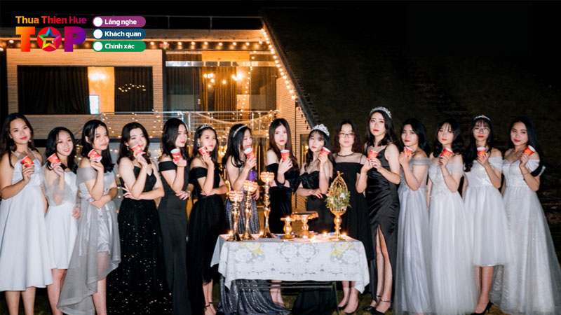 Top-7-dia-chi-thue-vay-prom-cho-hoc-sinh-tai-hue-sieu-dep-sieu-re-huetoplist