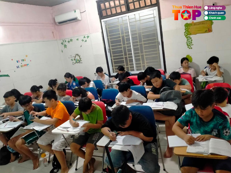 Trung-tam-anh-ngu-au-my-eac-huetoplist