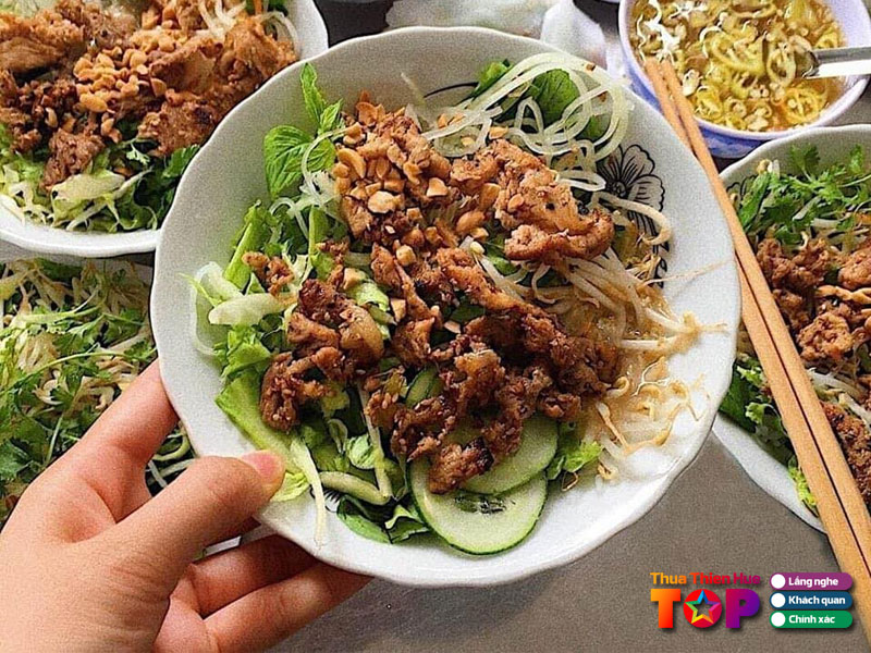 Banh-uot-bun-thit-nuong-huyen-anh-huetoplist