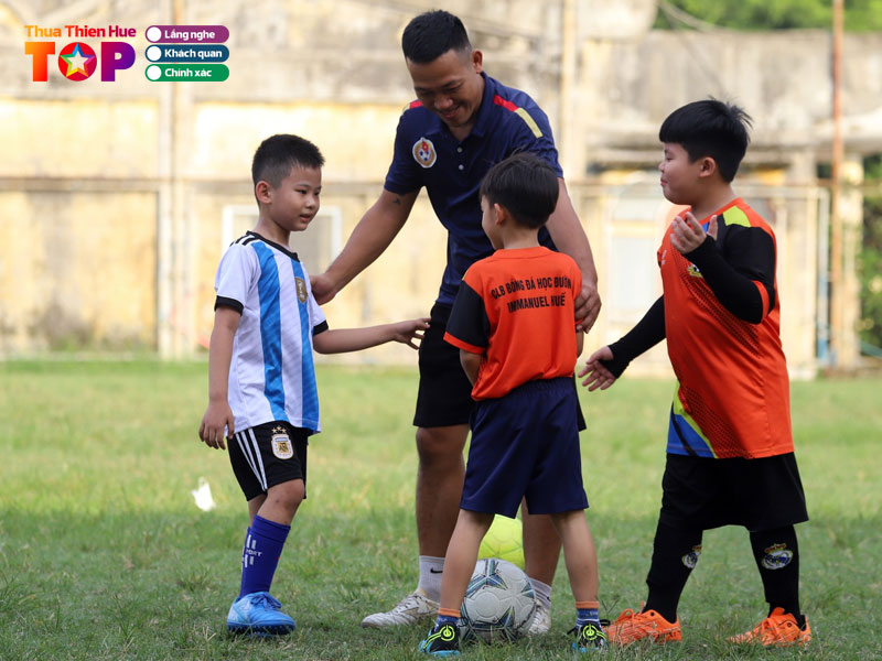 Cau-lac-bo-bong-da-hoc-duong-immanuel-hue-huetoplist