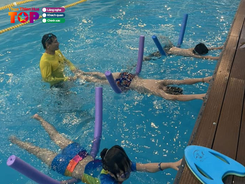 Dolphin-swimming-club-huetoplist