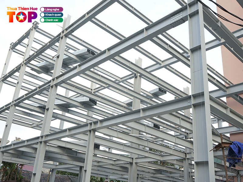 Nhung-luu-y-khi-lua-chon-don-vi-thi-cong-nha-thep-tien-che-huetoplist