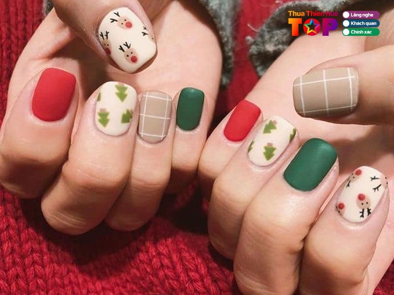 Roxy-trang-nail-huetoplist
