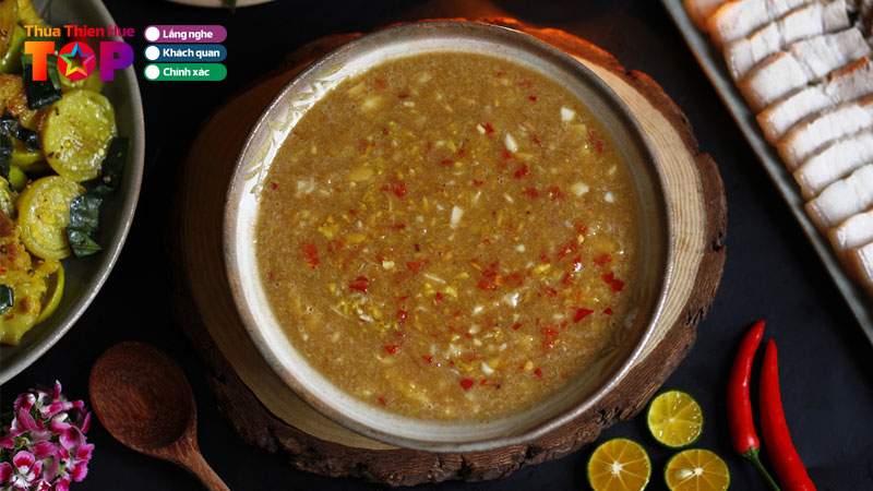 Top-5-dia-diem-ban-mam-nem-o-hue-ngon-va-chuan-vi-huetoplist