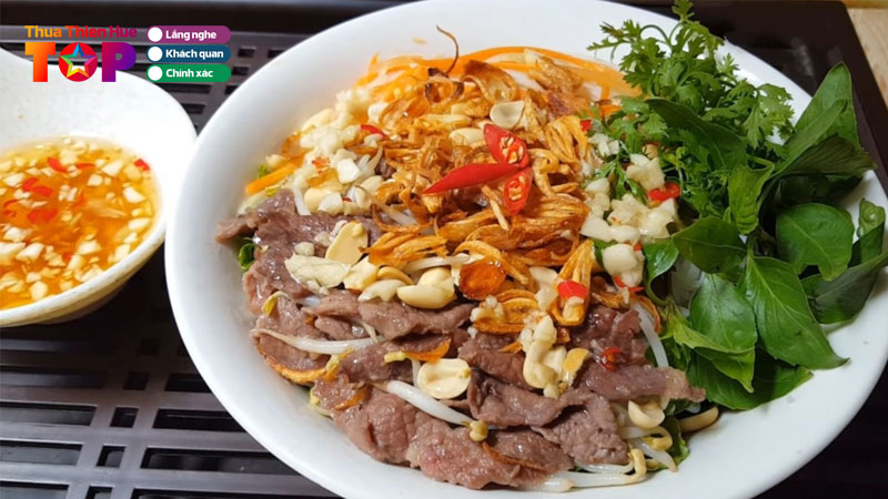 Top-5-dia-chi-ban-pho-tron-o-hue-ngon-nhuc-nach-huetoplist