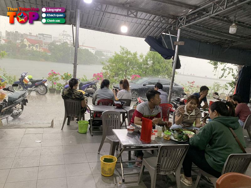 Com-hen-17-han-mac-tu-huetoplist