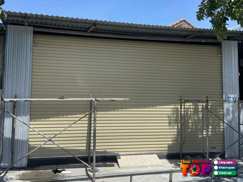 Cua-cuon-dai-phu-quy-huetoplist