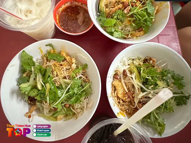 Quan-com-hen-hong-thuy-huetoplist