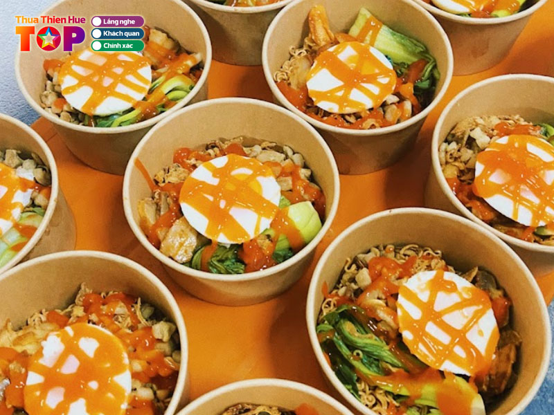 Mi-tron-my-trang-huetoplist