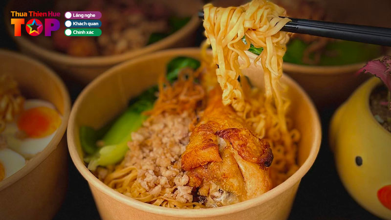 Top-7-quan-mi-tron-o-hue-ngon-bo-re-danh-cho-sinh-vien-huetoplist