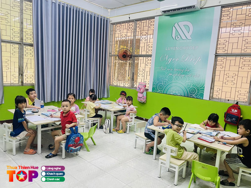 Luyen-chu-dep-co-ngoc-diep-huetoplist