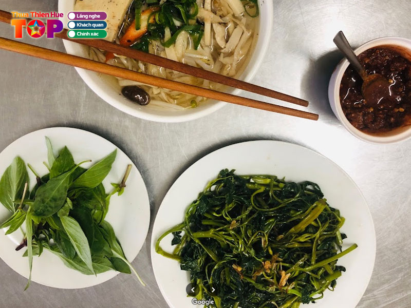 Quan-an-chay-truong-an-huetoplist