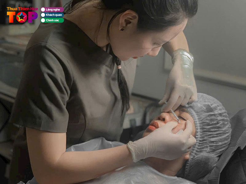 Thu-ngan-beauty-huetoplist