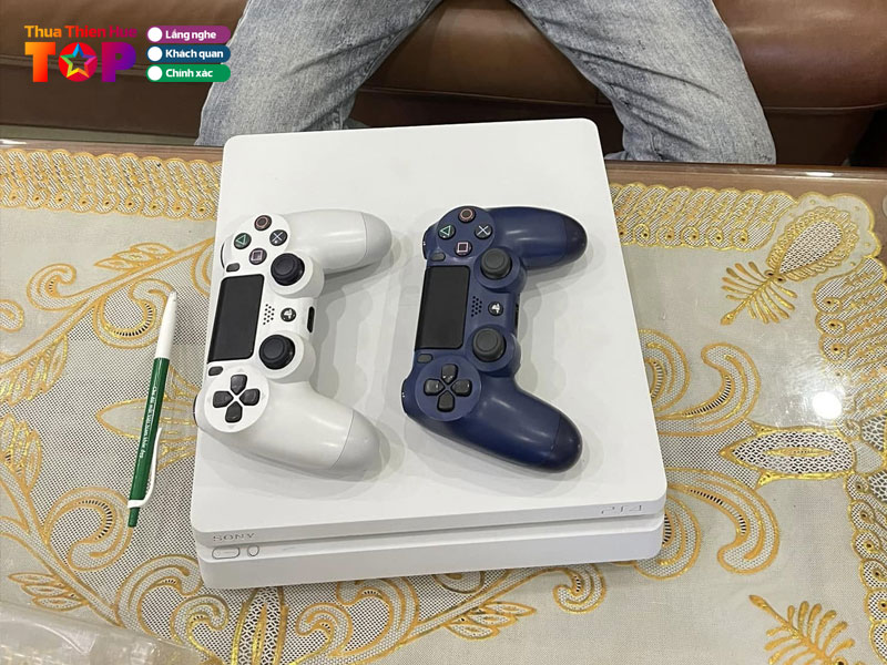 Cua-hang-thiet-bi-game-quan-pes-huetoplist