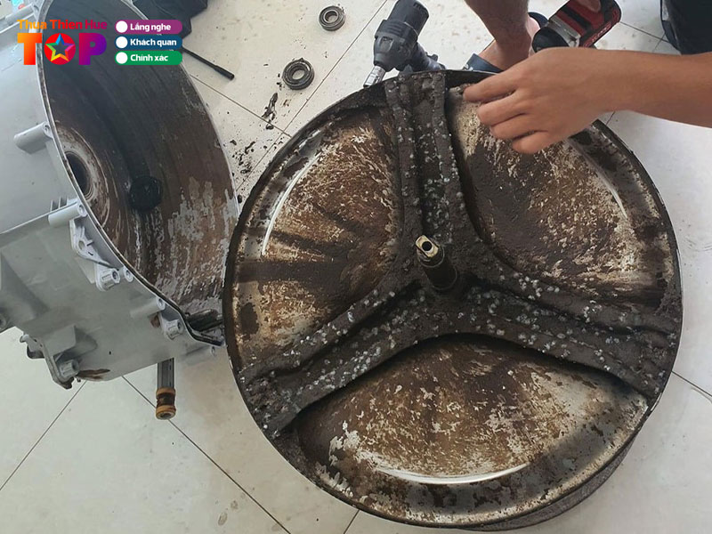 Mot-so-luu-y-khi-chon-don-vi-ve-sinh-may-giat-huetoplist