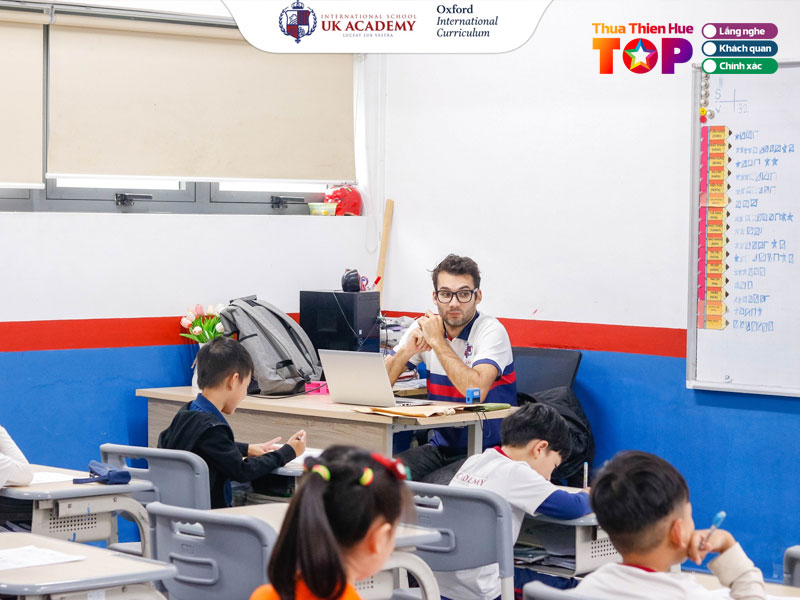 Quoc-te-song-ngu-uk-academy-hue-huetoplist