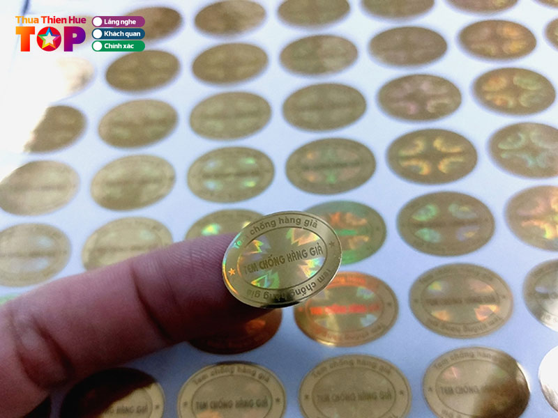 Tieu-chi-chon-don-vi-in-tem-chong-hang-gia-uy-tin-huetoplist